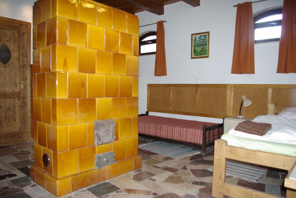 Dabasi Lovas Vendeghaz Hotel Room photo